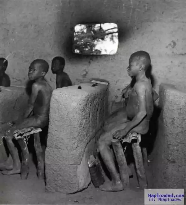 Unbelievable !! See Picture Of A Classroom In Nigeria In 1950
